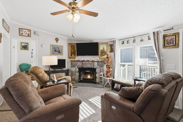 30 Hidden Bluff Road, Blue Eye, MO 65611