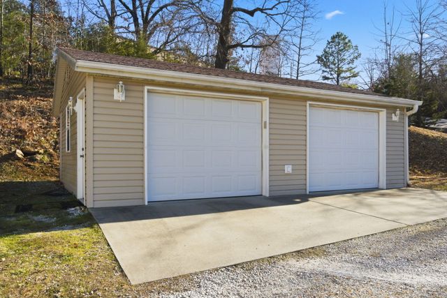 30 Hidden Bluff Road, Blue Eye, MO 65611