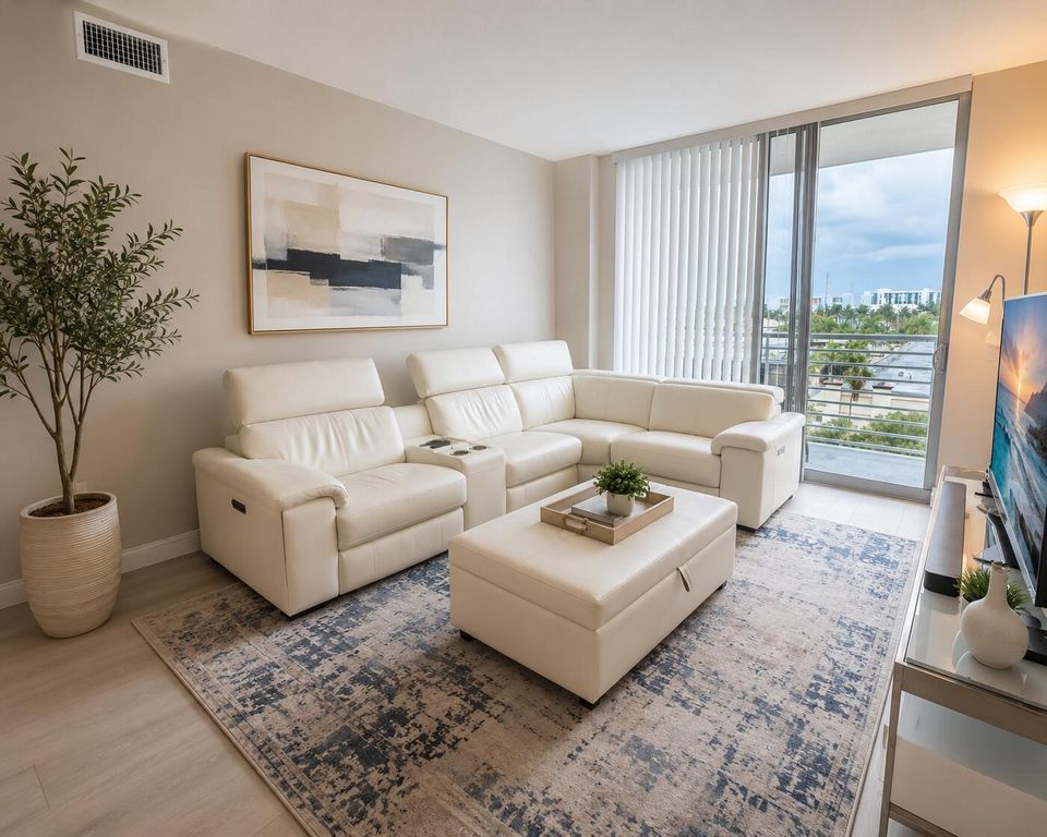 2775 NE 187th 408, Aventura, FL 33180