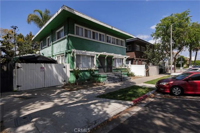 643 Elm Avenue, Long Beach, CA 90802