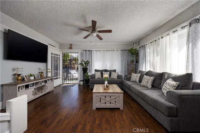643 Elm Avenue, Long Beach, CA 90802