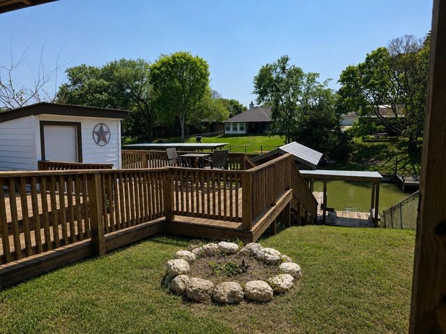 278 Shelter Cove Drive, Livingston, TX 77351