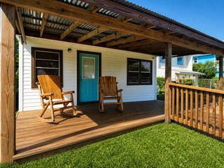 278 Shelter Cove Drive, Livingston, TX 77351
