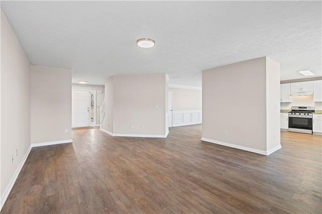 565 Amish Avenue, Riverdale, GA 30296