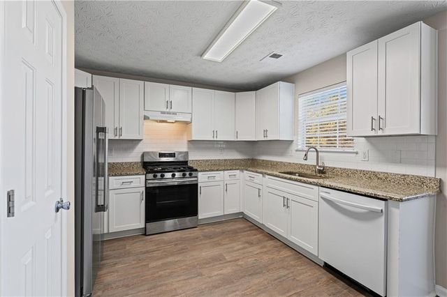 565 Amish Avenue, Riverdale, GA 30296