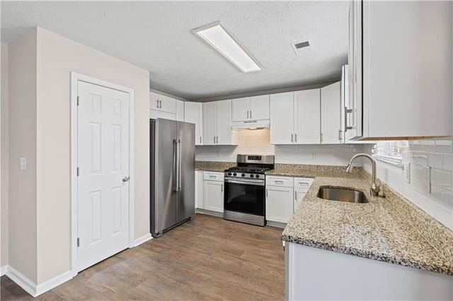 565 Amish Avenue, Riverdale, GA 30296