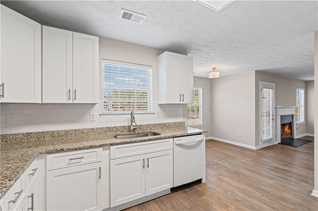 565 Amish Avenue, Riverdale, GA 30296