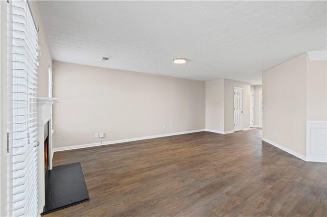 565 Amish Avenue, Riverdale, GA 30296