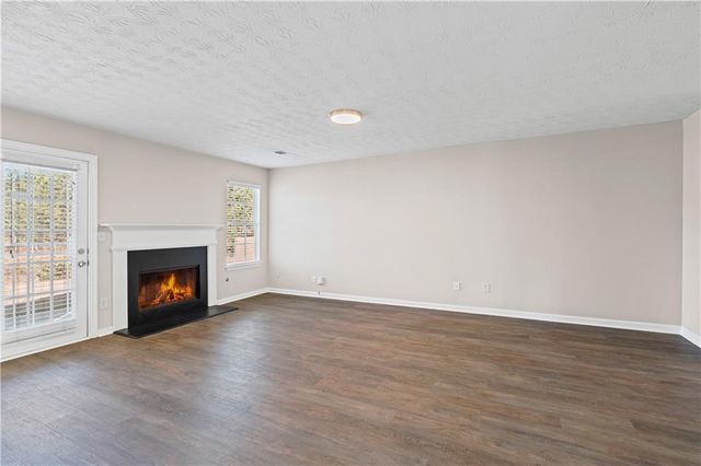 565 Amish Avenue, Riverdale, GA 30296