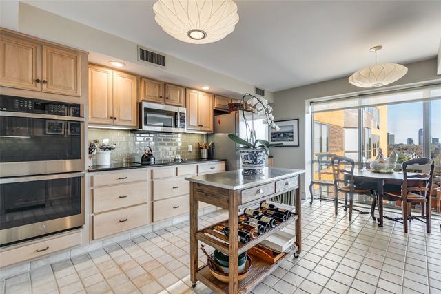 4242 Lomo Alto Drive N70, Highland Park, TX 75219