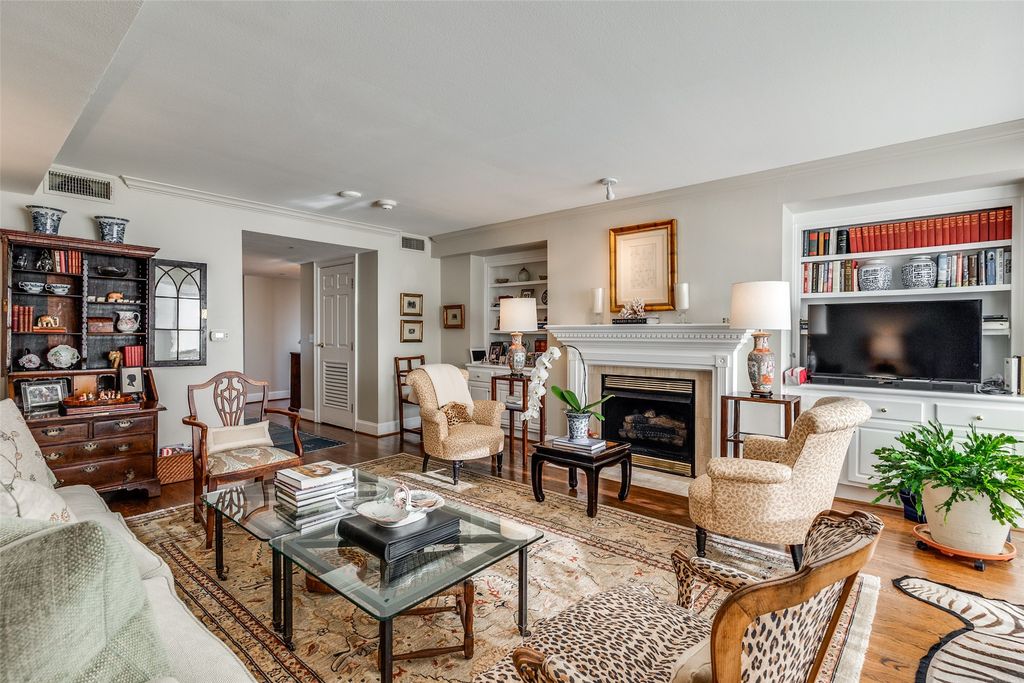 4242 Lomo Alto Drive N70, Highland Park, TX 75219