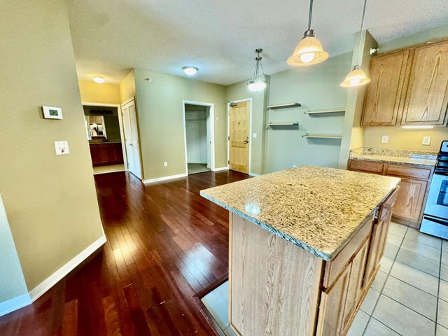 619 8th Street SE 309, Minneapolis, MN 55414