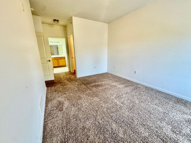 619 8th Street SE 309, Minneapolis, MN 55414