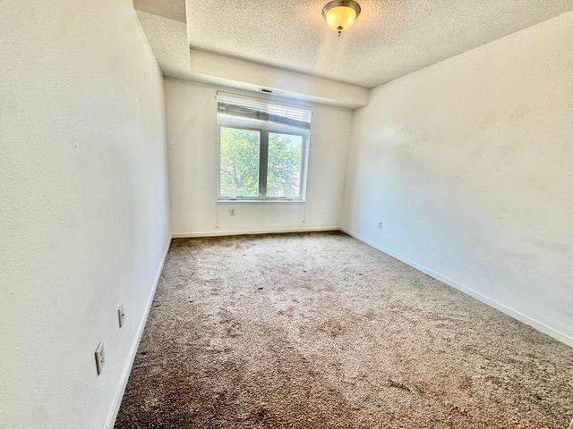 619 8th Street SE 309, Minneapolis, MN 55414