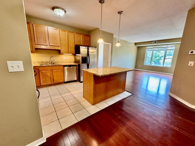 619 8th Street SE 309, Minneapolis, MN 55414