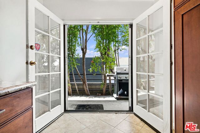 10669 La Grange Avenue, Los Angeles, CA 90025