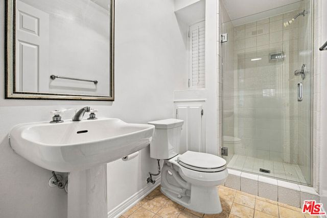 10669 La Grange Avenue, Los Angeles, CA 90025
