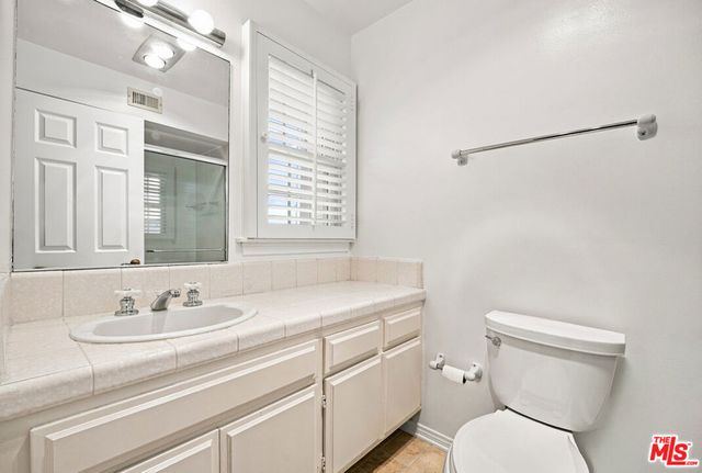 10669 La Grange Avenue, Los Angeles, CA 90025