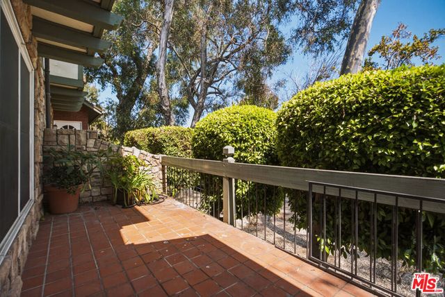 10669 La Grange Avenue, Los Angeles, CA 90025