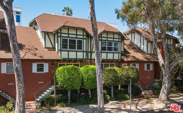 10669 La Grange Avenue, Los Angeles, CA 90025