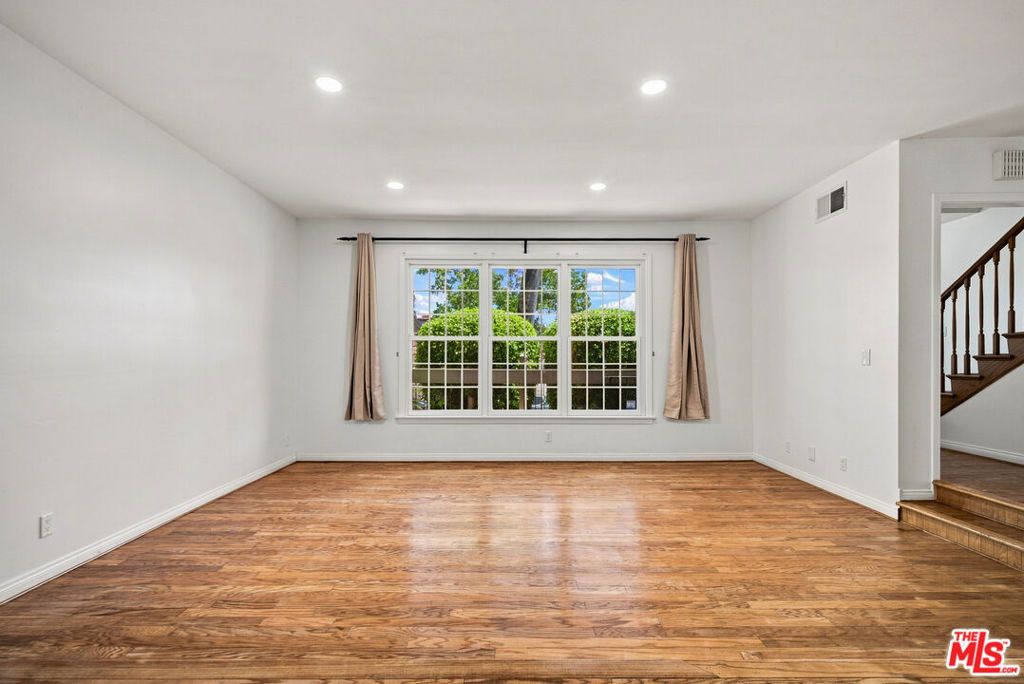 10669 La Grange Avenue, Los Angeles, CA 90025 — photo 4