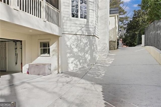 2622 Ellwood Drive NE, Atlanta, GA 30305