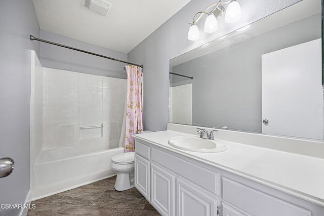 92 Calle Segunda, Camarillo, CA 93010