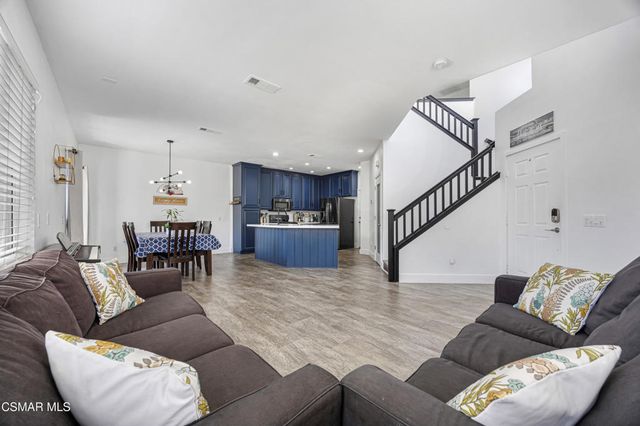 92 Calle Segunda, Camarillo, CA 93010