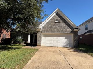 2909 Linda Drive, Pearland, TX 77584