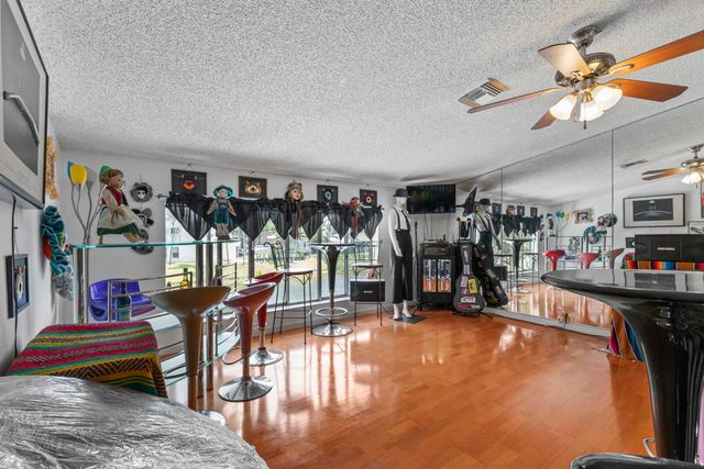 2030 Discovery Circle E, Deerfield Beach, FL 33442