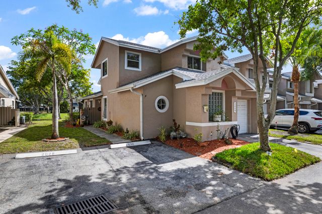 2030 Discovery Circle E, Deerfield Beach, FL 33442