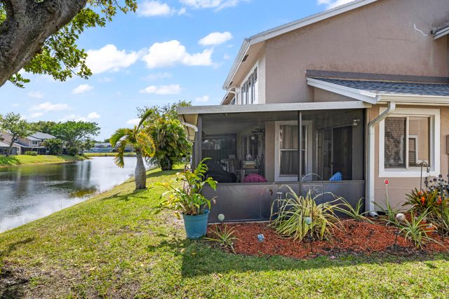 2030 Discovery Circle E, Deerfield Beach, FL 33442