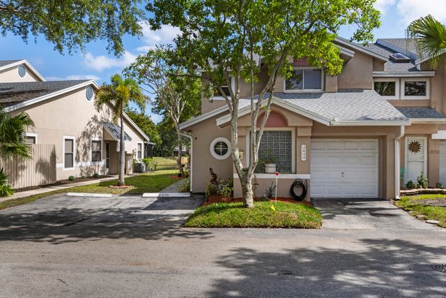 2030 Discovery Circle E, Deerfield Beach, FL 33442