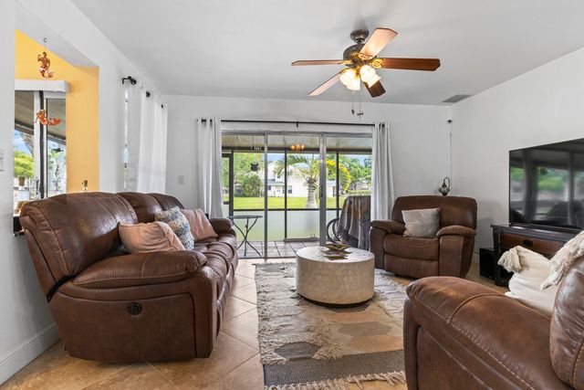 2030 Discovery Circle E, Deerfield Beach, FL 33442