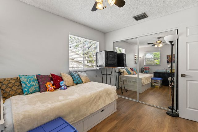 2030 Discovery Circle E, Deerfield Beach, FL 33442