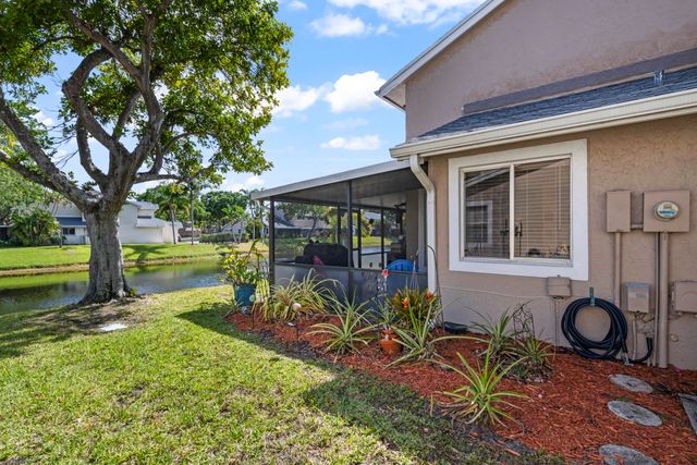 2030 Discovery Circle E, Deerfield Beach, FL 33442