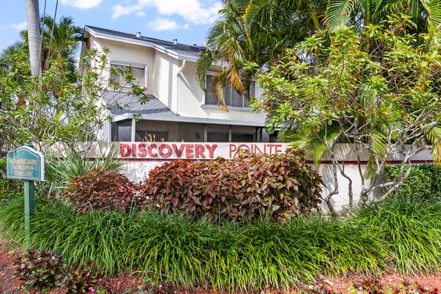 2030 Discovery Circle E, Deerfield Beach, FL 33442