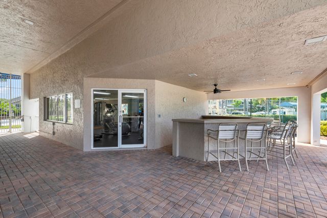 2030 Discovery Circle E, Deerfield Beach, FL 33442