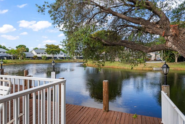 2030 Discovery Circle E, Deerfield Beach, FL 33442