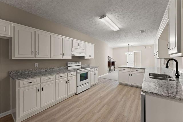 1194 Foster Road, Statham, GA 30666