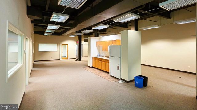 3901 MAIN ST, Philadelphia, PA 19127