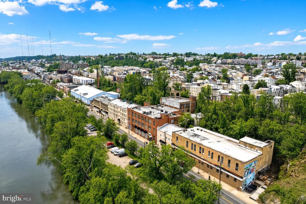 3901 MAIN ST, Philadelphia, PA 19127