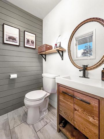 960 SHING WA UK DRIVE, Marinette, WI 54143