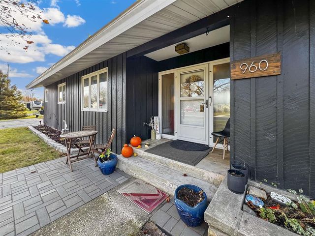 960 SHING WA UK DRIVE, Marinette, WI 54143