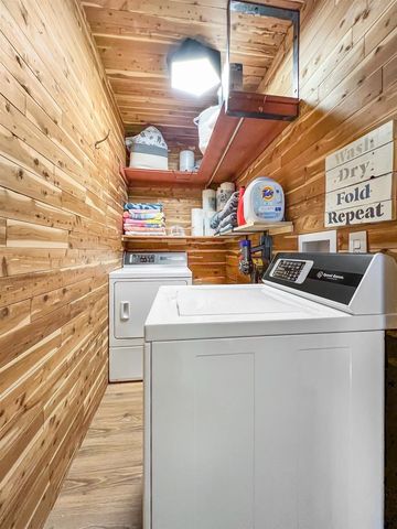 960 SHING WA UK DRIVE, Marinette, WI 54143