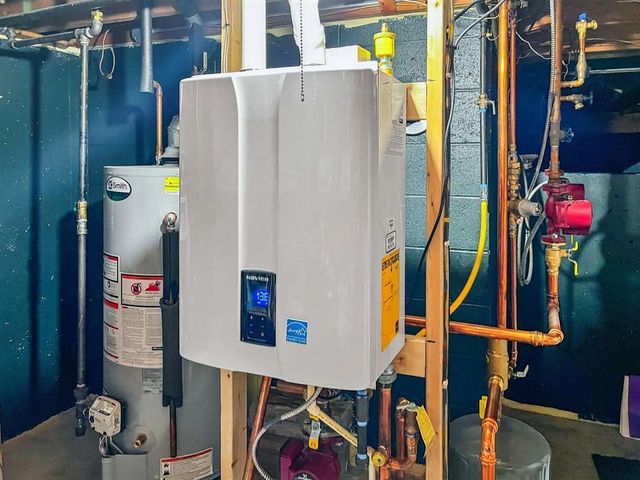 960 SHING WA UK DRIVE, Marinette, WI 54143