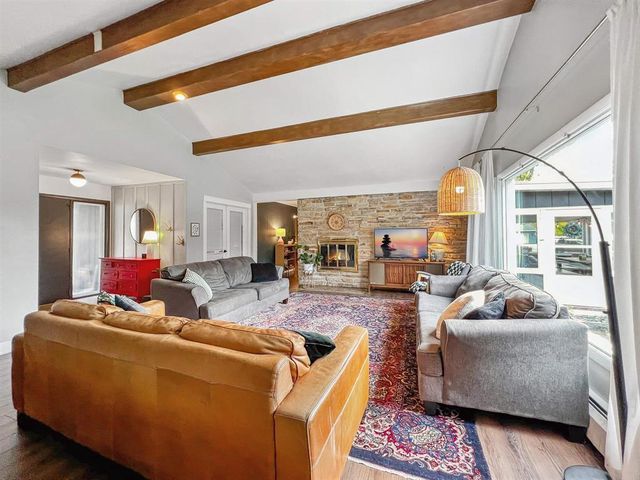 960 SHING WA UK DRIVE, Marinette, WI 54143