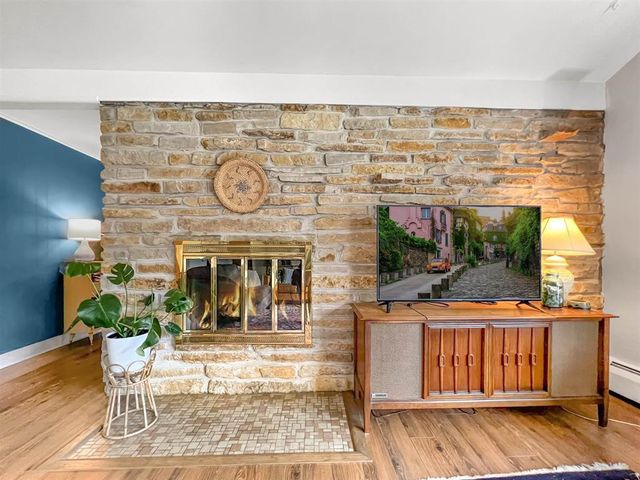 960 SHING WA UK DRIVE, Marinette, WI 54143