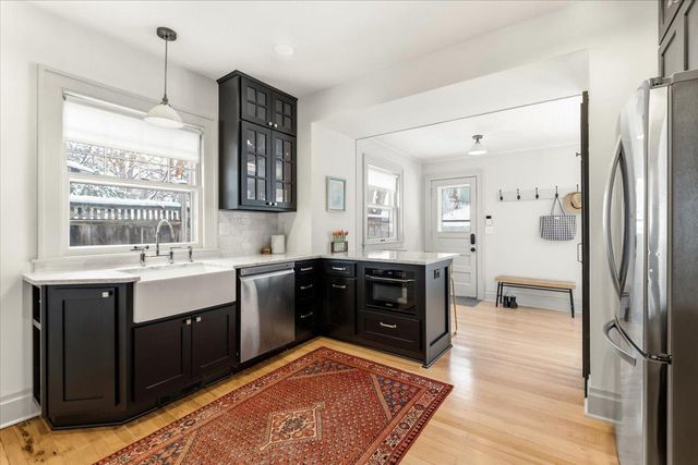 200 W 40th Street, Minneapolis, MN 55409