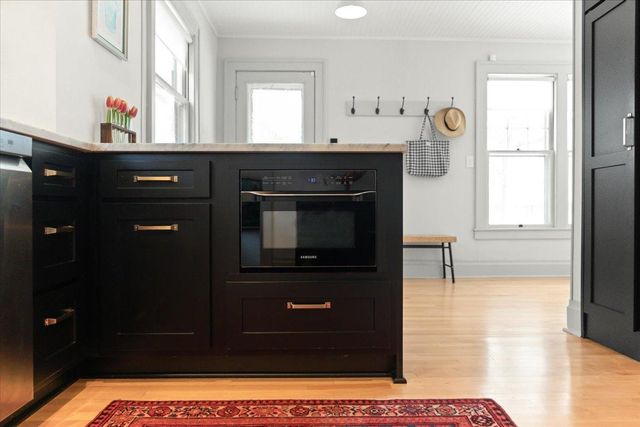 200 W 40th Street, Minneapolis, MN 55409